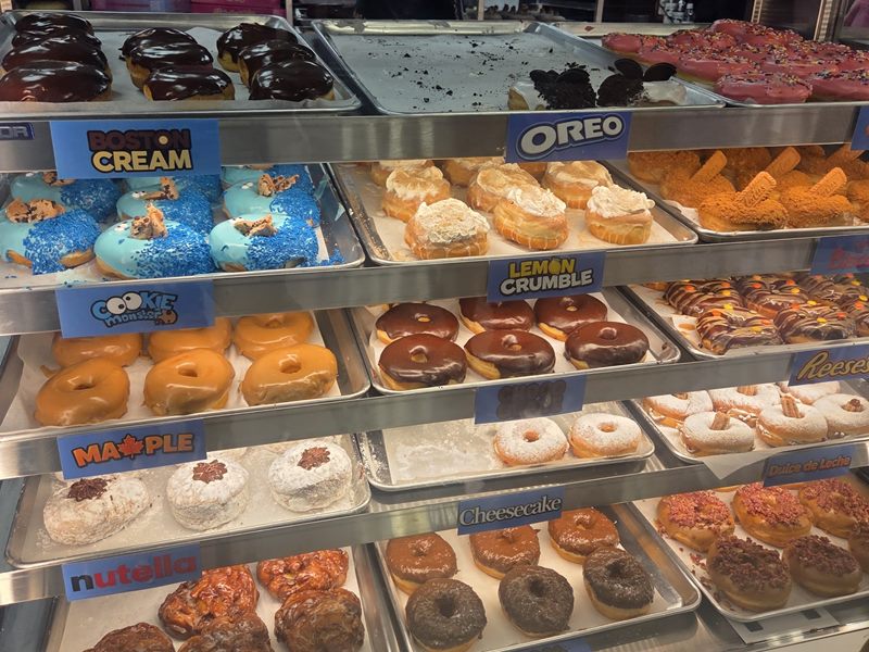 Homie's Donuts interior